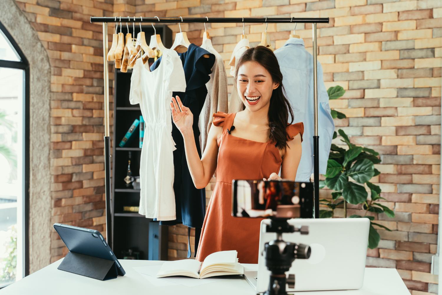 Onde comprar roupas femininas elegantes e baratas online